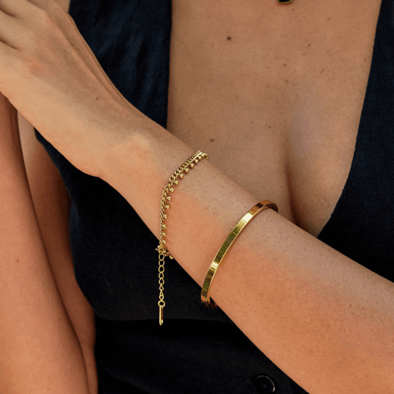 Alternative view of Brie Cuban Chain Droplet Bracelet