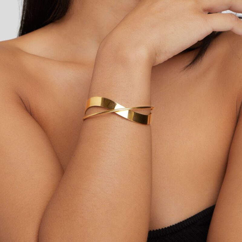 Alternative view of Eve Gold Bangle