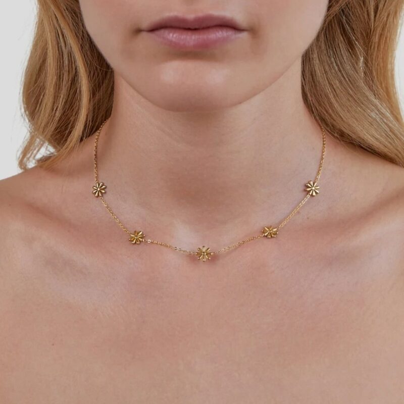 Alternative view of Flower Power 18K Gold Necklace