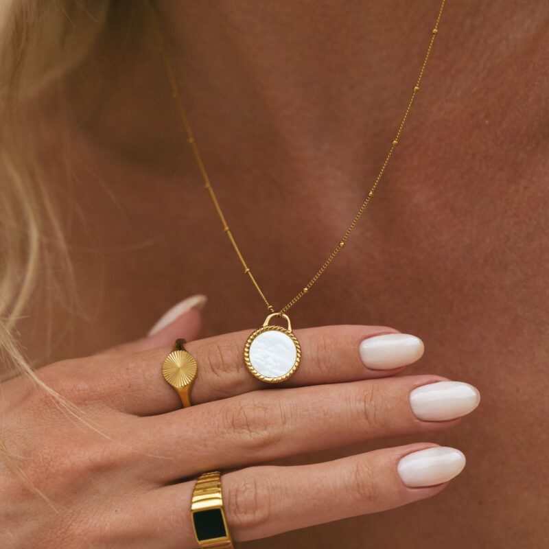 Alternative view of Mother of Pearl Pendant