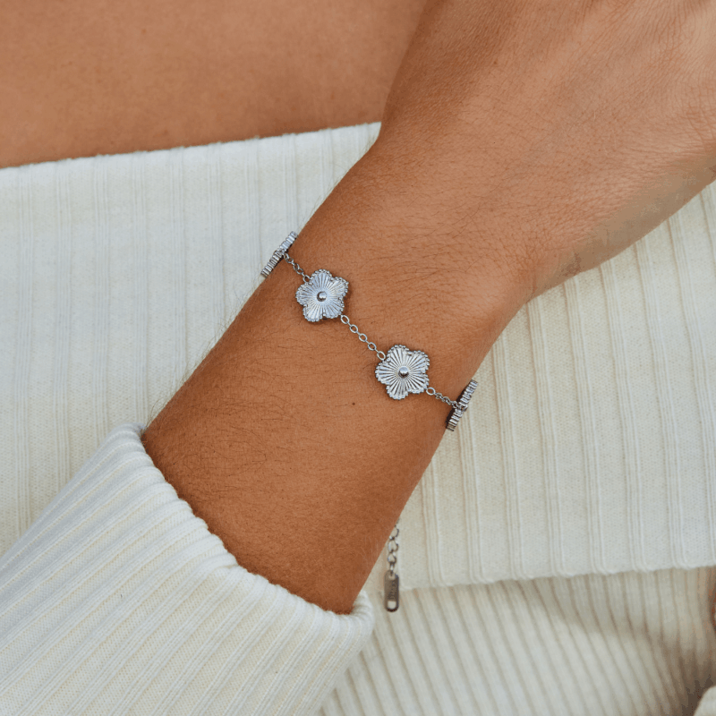 Alternative view of Silver Clover Bracelet